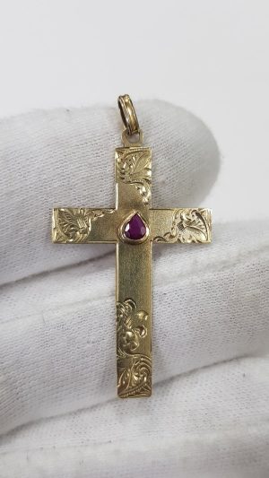 Златен Викториански кръст с рубин